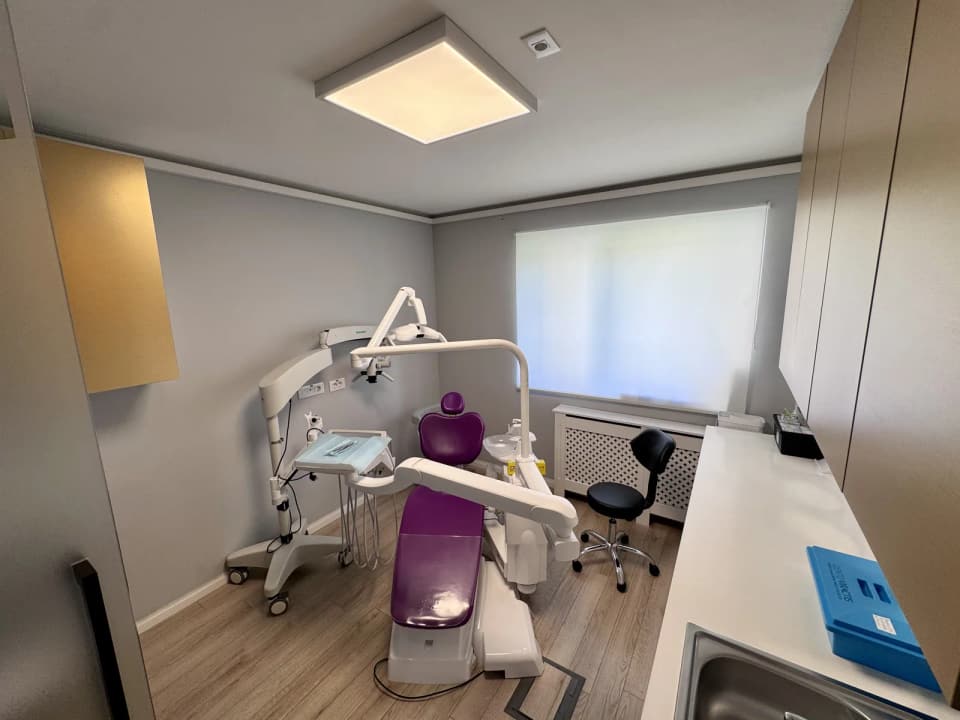 Cabinet de tratament cu unit dentar, Daisy Clinic Brașov